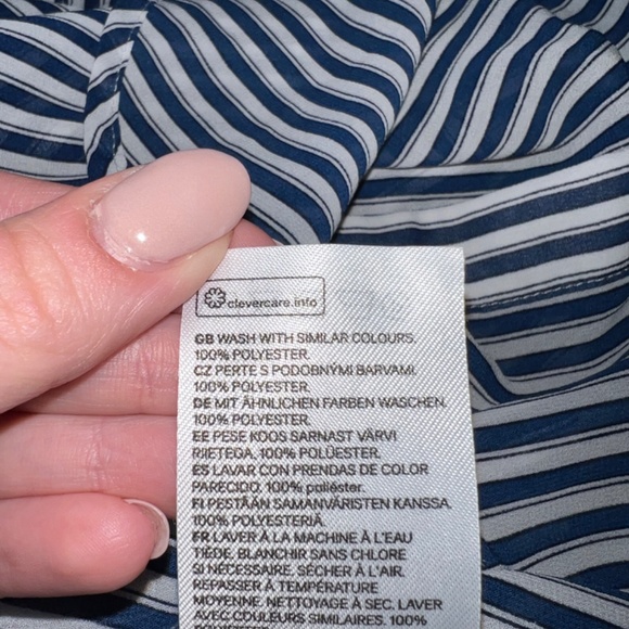 *LAST CHANCE* Women’s H&M Sleeveless Button-Down Blouse - Picture 5 of 5